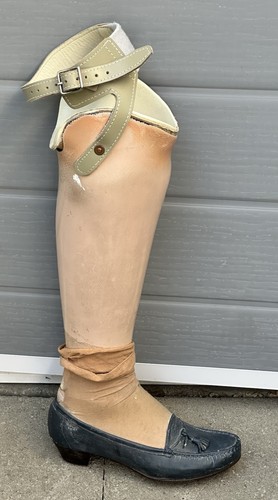 Vintage artificial right leg - vintage,